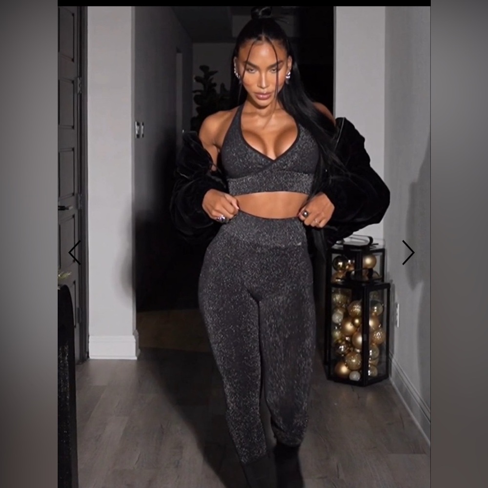 New Bombshell Sportswear SHIMMER SEAMLESS LEGGINGS AND BRA Black Sparkle Set M